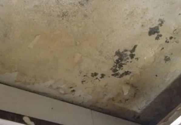 新河阳台漏水维修公司分享下新河卫生间渗水维修需要注意哪些问题。